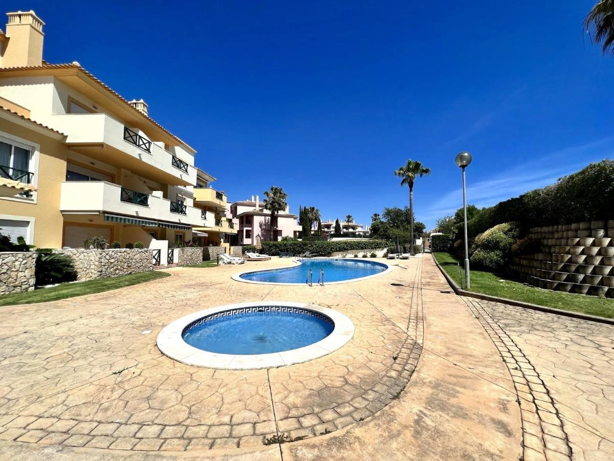 Albufeira Valley 2 With Pool By Homing Eksteriør billede